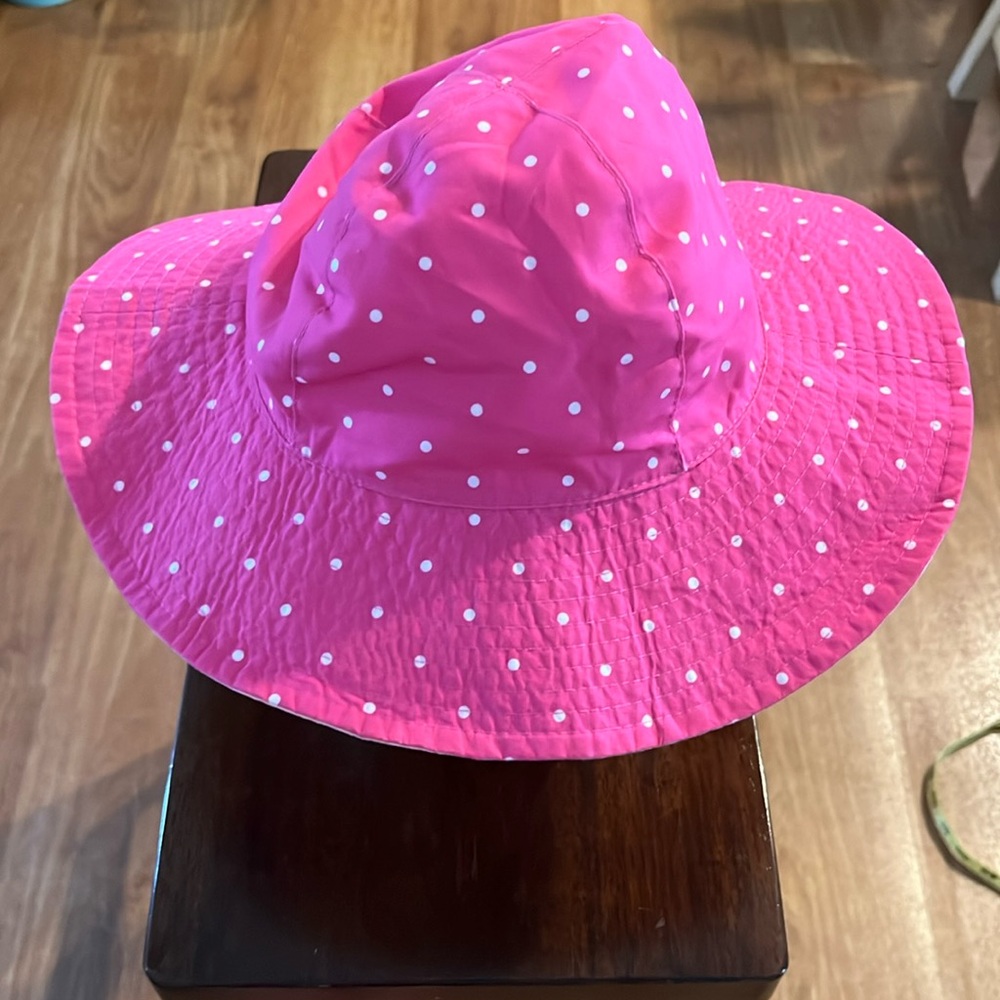 Carter’s pink polka dot girls sun hat